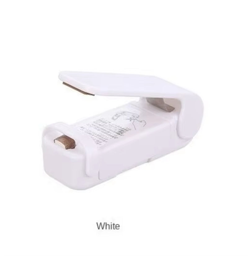 Vacuum Food Sealer Plastic Bag Mini Packaging Machine Portable Plastic Sealer Food Storage Snack Vacuum Sealer